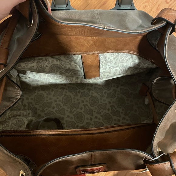 Simply Noelle Matching Carry on and Purse - Picture 6 of 8